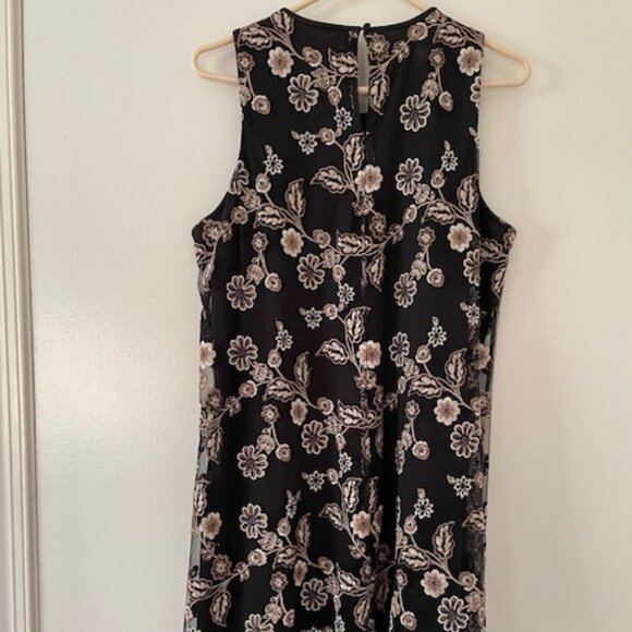 Calvin Klein Dress with Embroidery - Size 12 - Picture 2 of 6